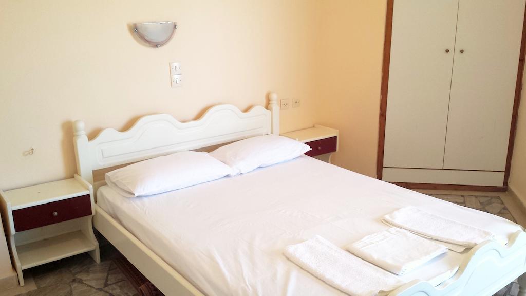 Intos Apartments Agios Nikolaos  Phòng bức ảnh